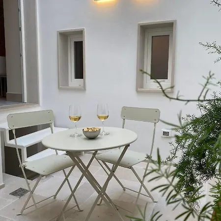 Dimore Garibaldi - Borgo Di Puglia & Lands Monopoli